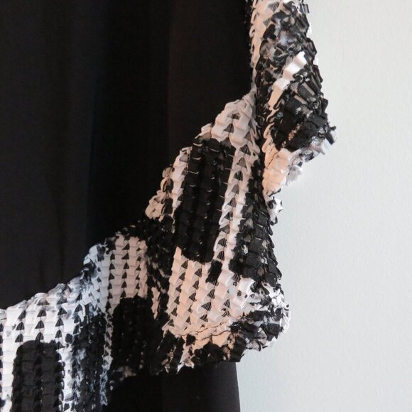 JOSEPH RIBKOFF Asymmetric Hem Waffle Trim Black Oversized Tunic Top - Size 12 - Picture 10 of 13